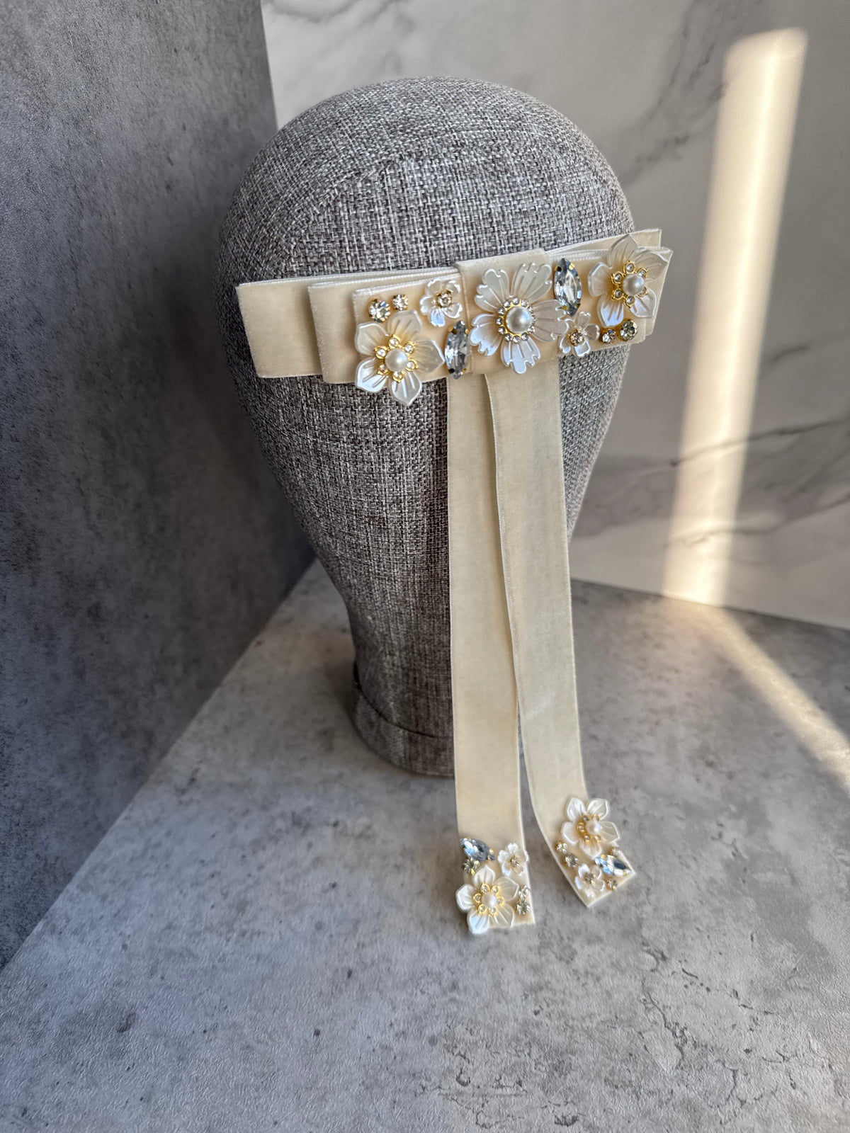 Classic Ivory Pearl – Blooming Bow Collection Classic Ivory Pearl – Blooming Bow Collection Precius pearls