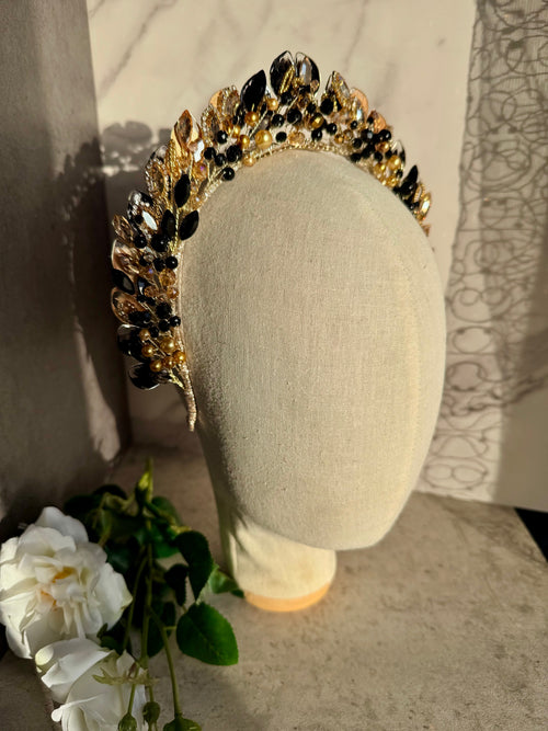 Black & Gold Pointed Crown – Rental Black & Gold Pointed Crown – Rental Precius pearls
