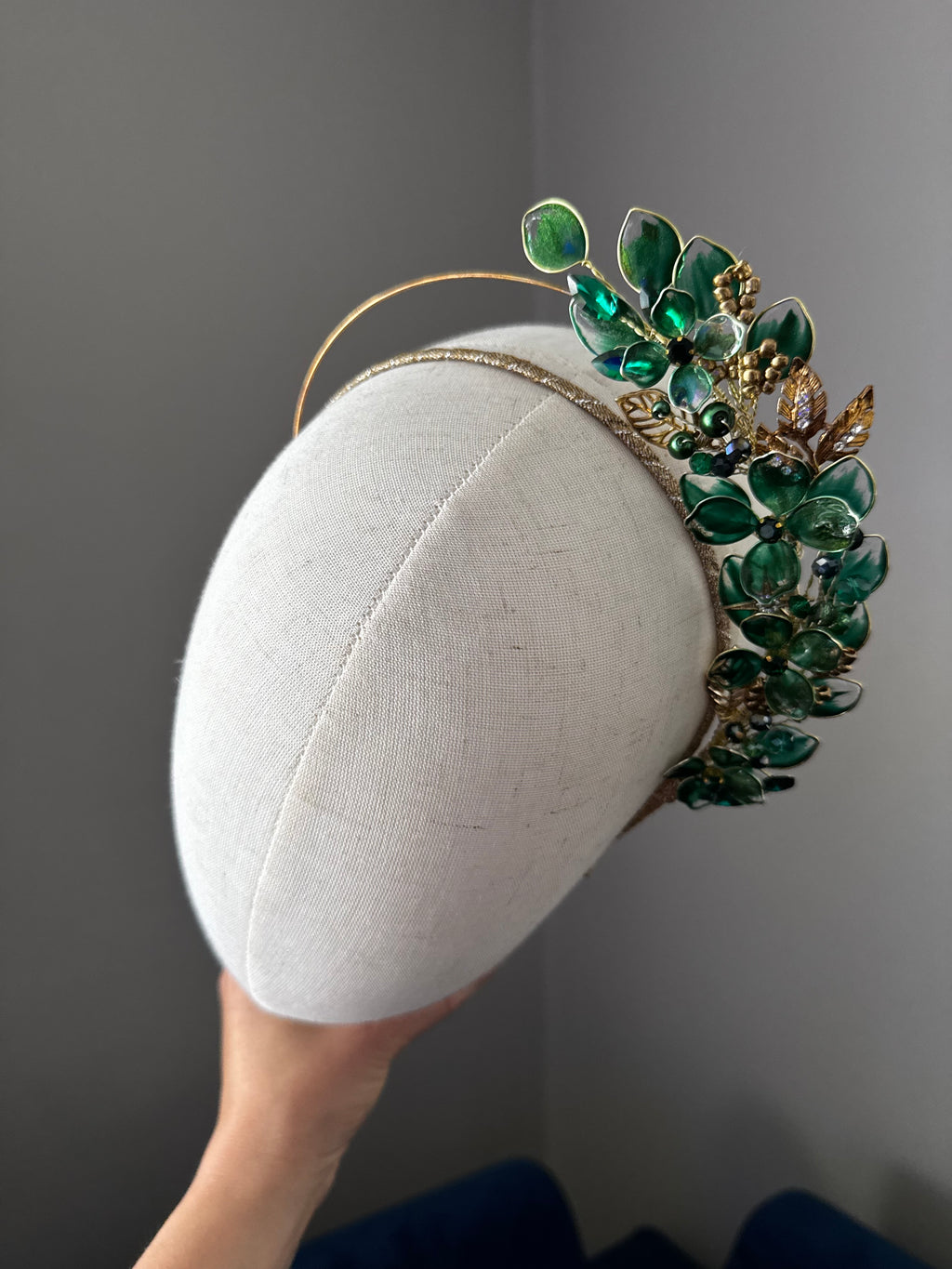 Emerald half halo