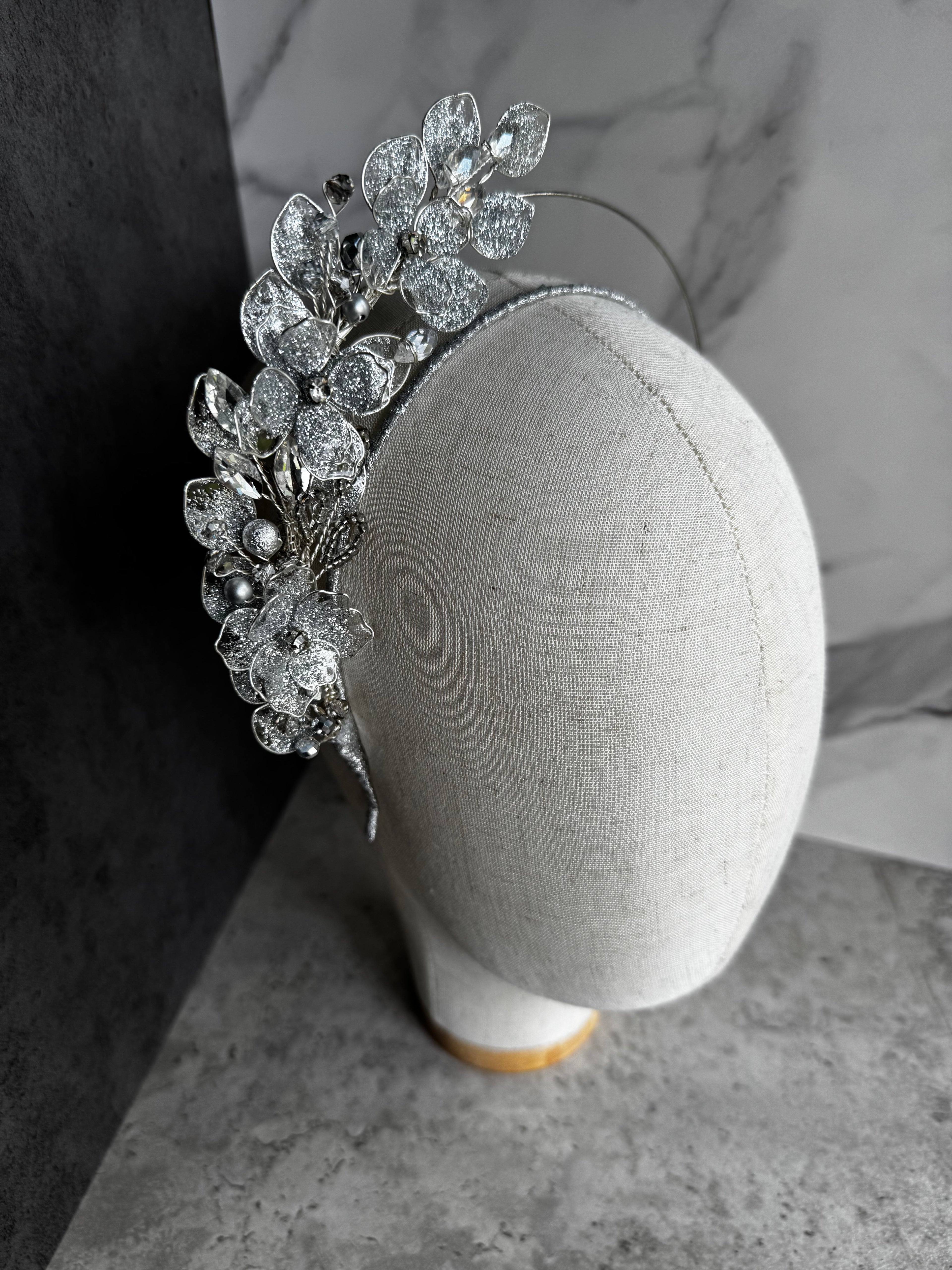 Silver half halo
