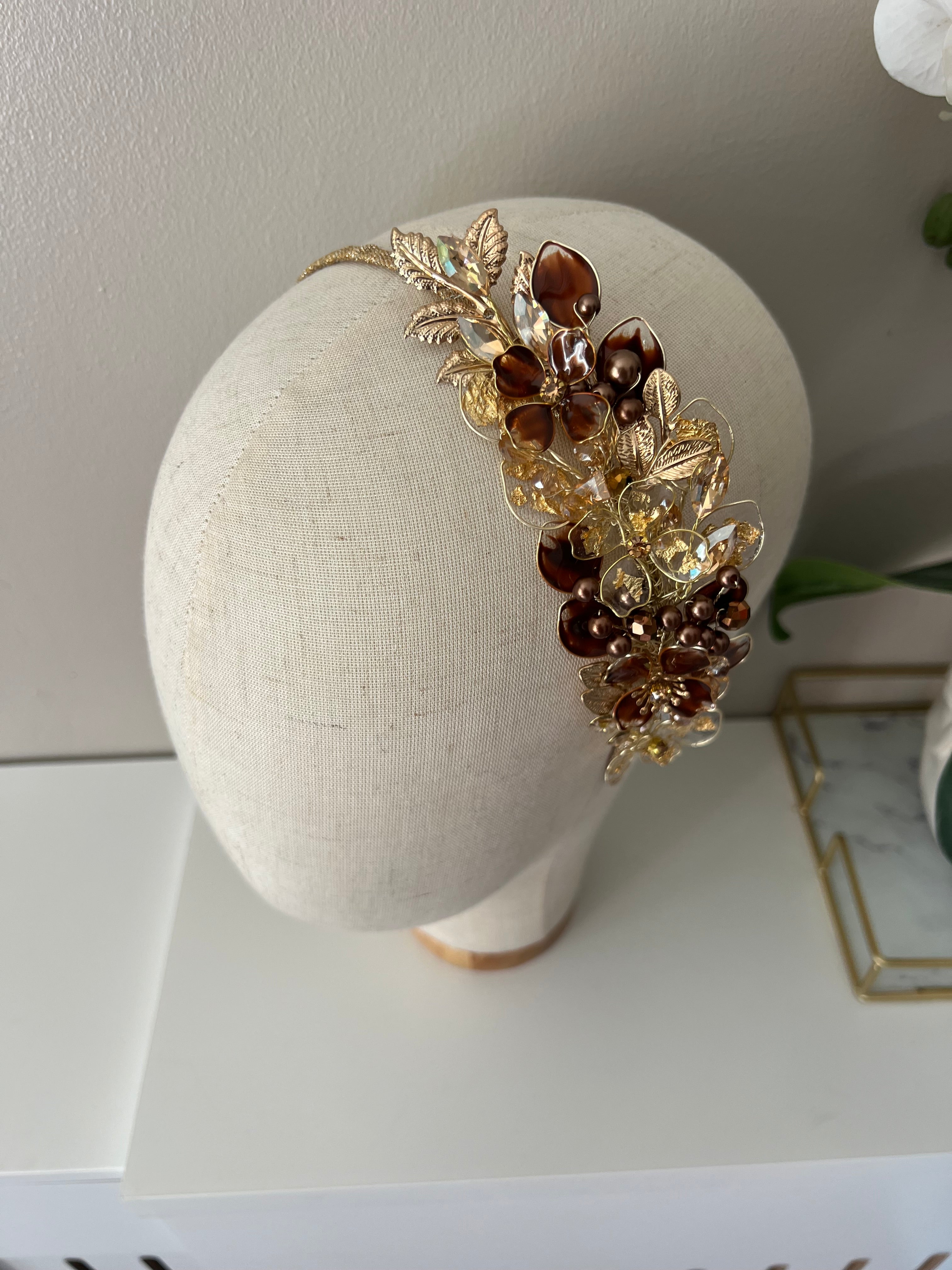 Brown and Gold side weddding guest Heapdiece