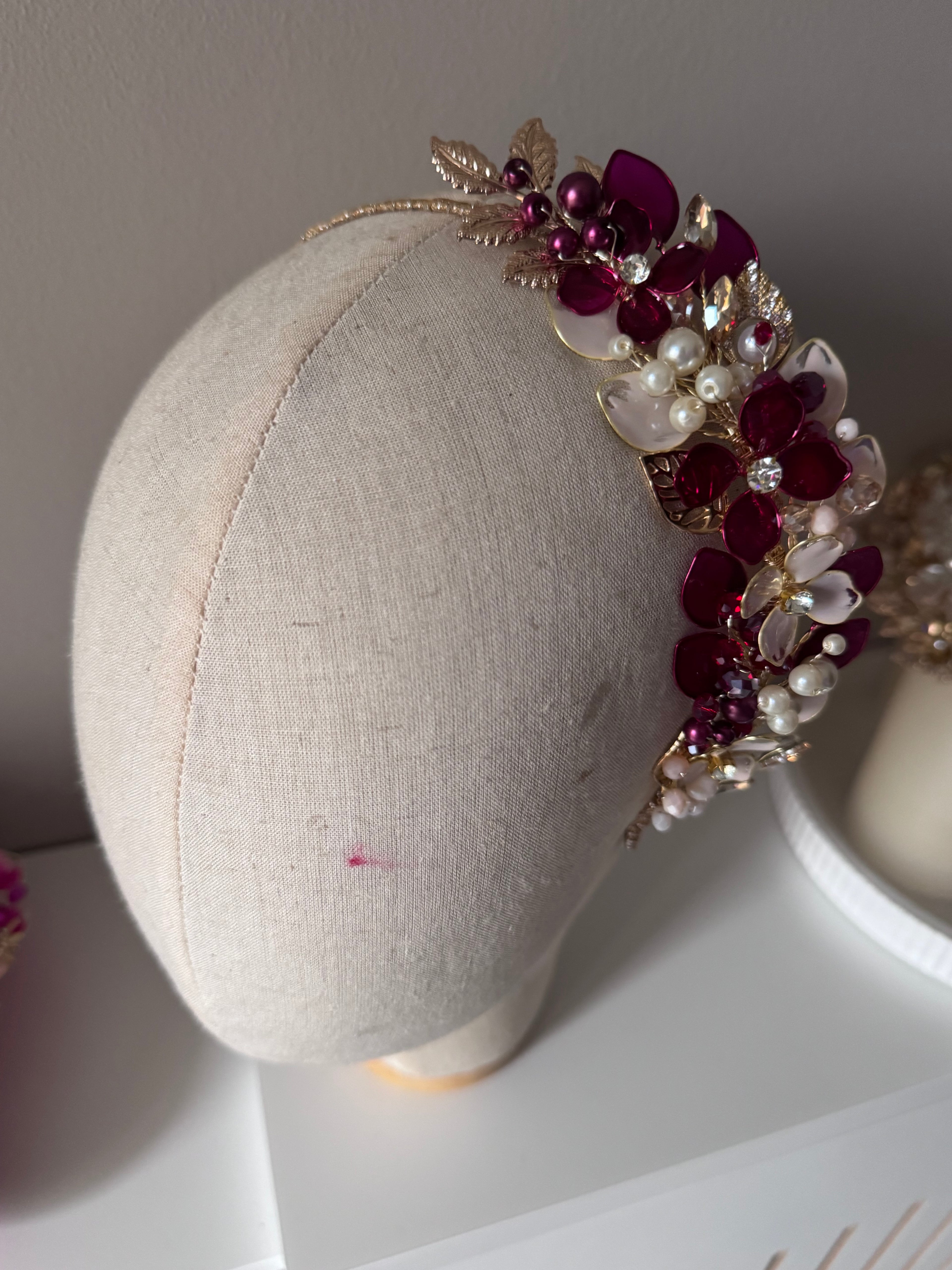 Burgundy and Beige side Heapdiece