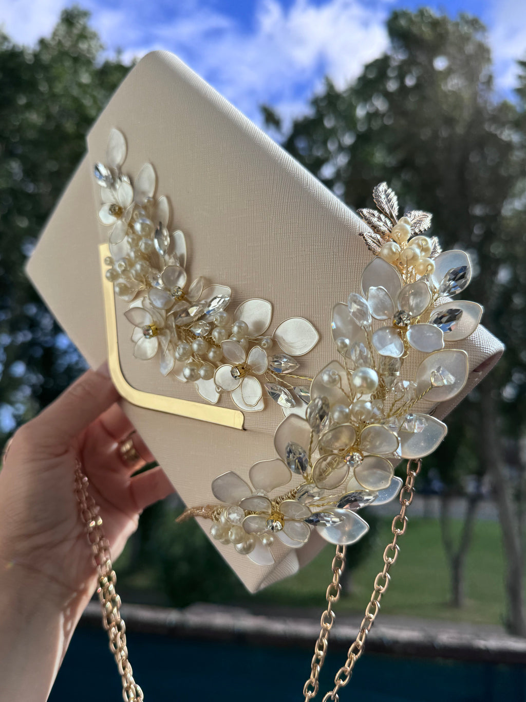 Pearl clutch Pearl clutch Precius pearls