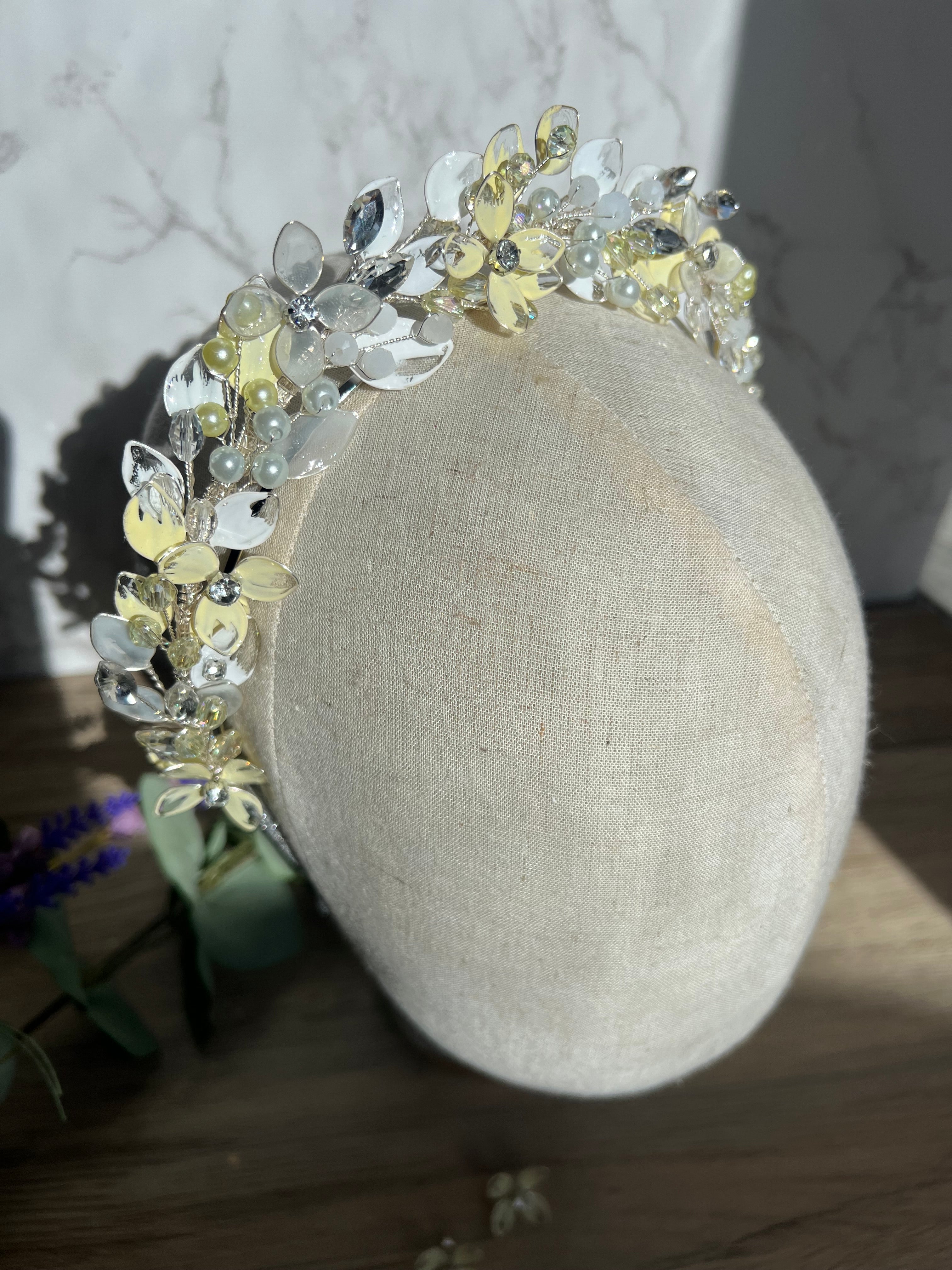 Yellow and White stunning wedding guest halo headpiece Yellow and White stunning wedding guest halo headpiece Precius pearls