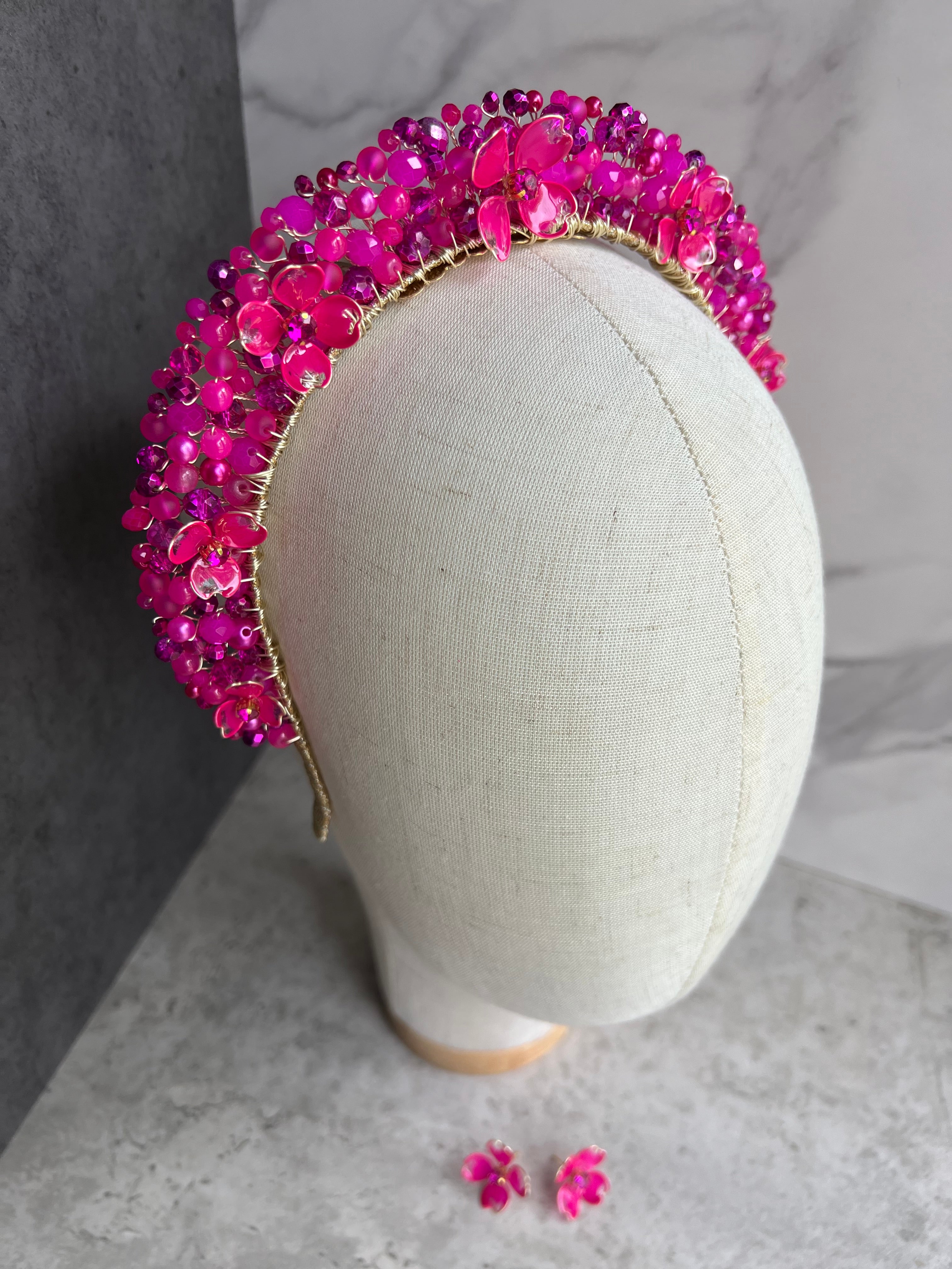 Rental / Fucshia Beaded Crown