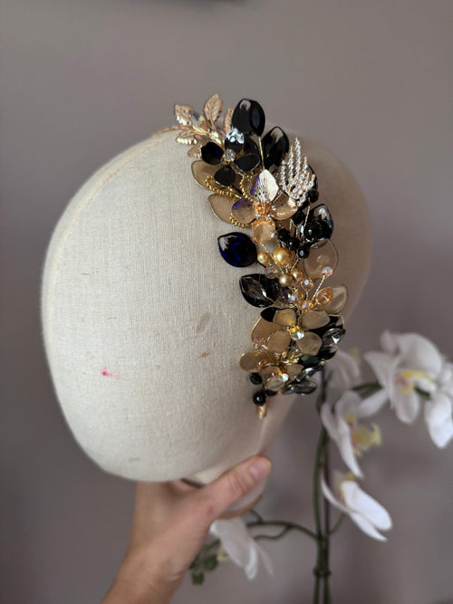 Blacks and Gold side headpiece Blacks and Gold side headpiece Precius pearls