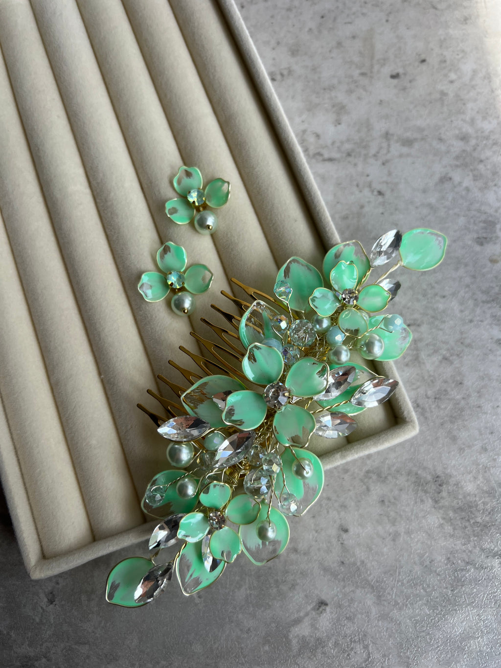 Mint comb and Earrings