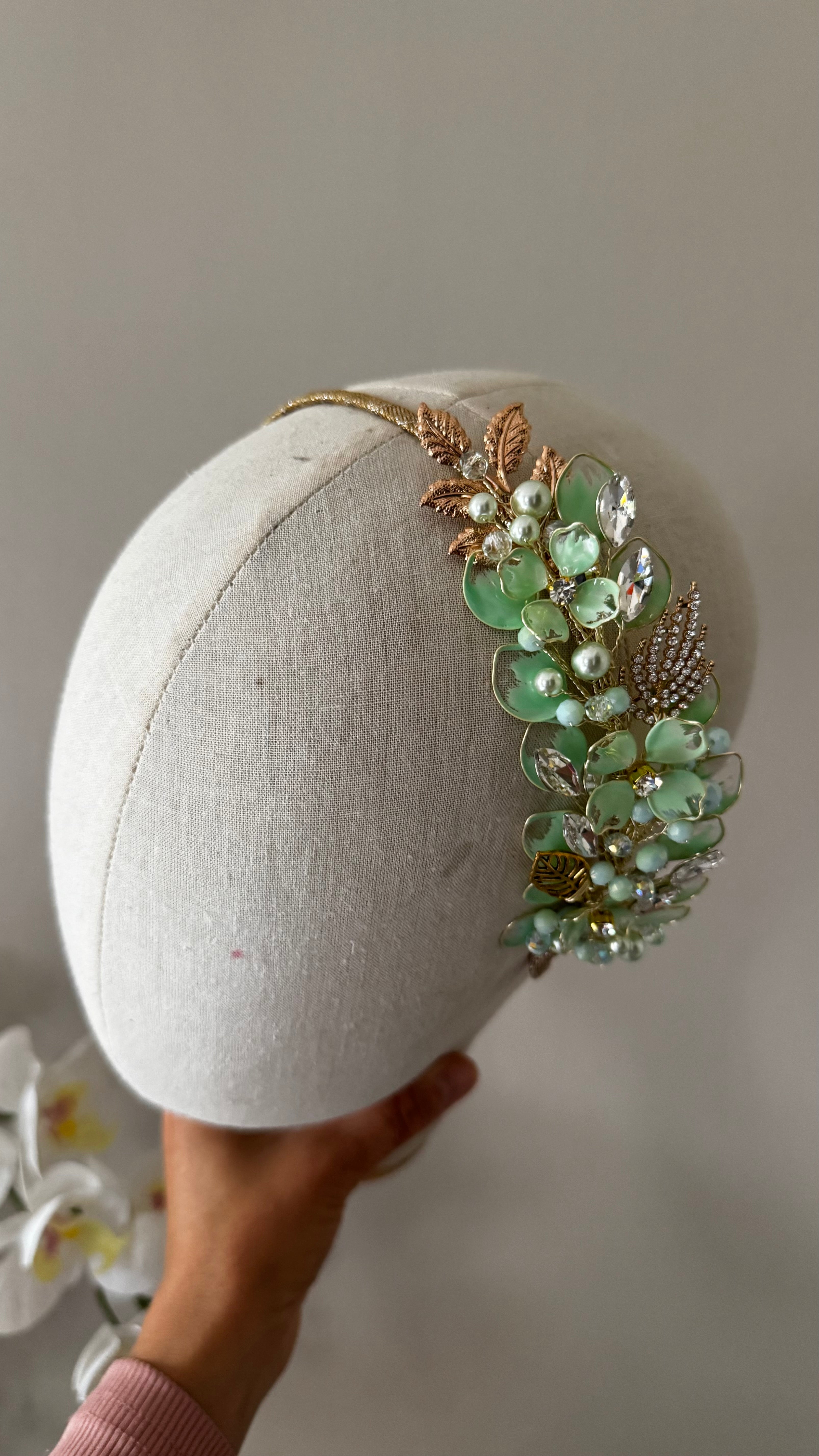 Mint side wedding guest Heapdiece