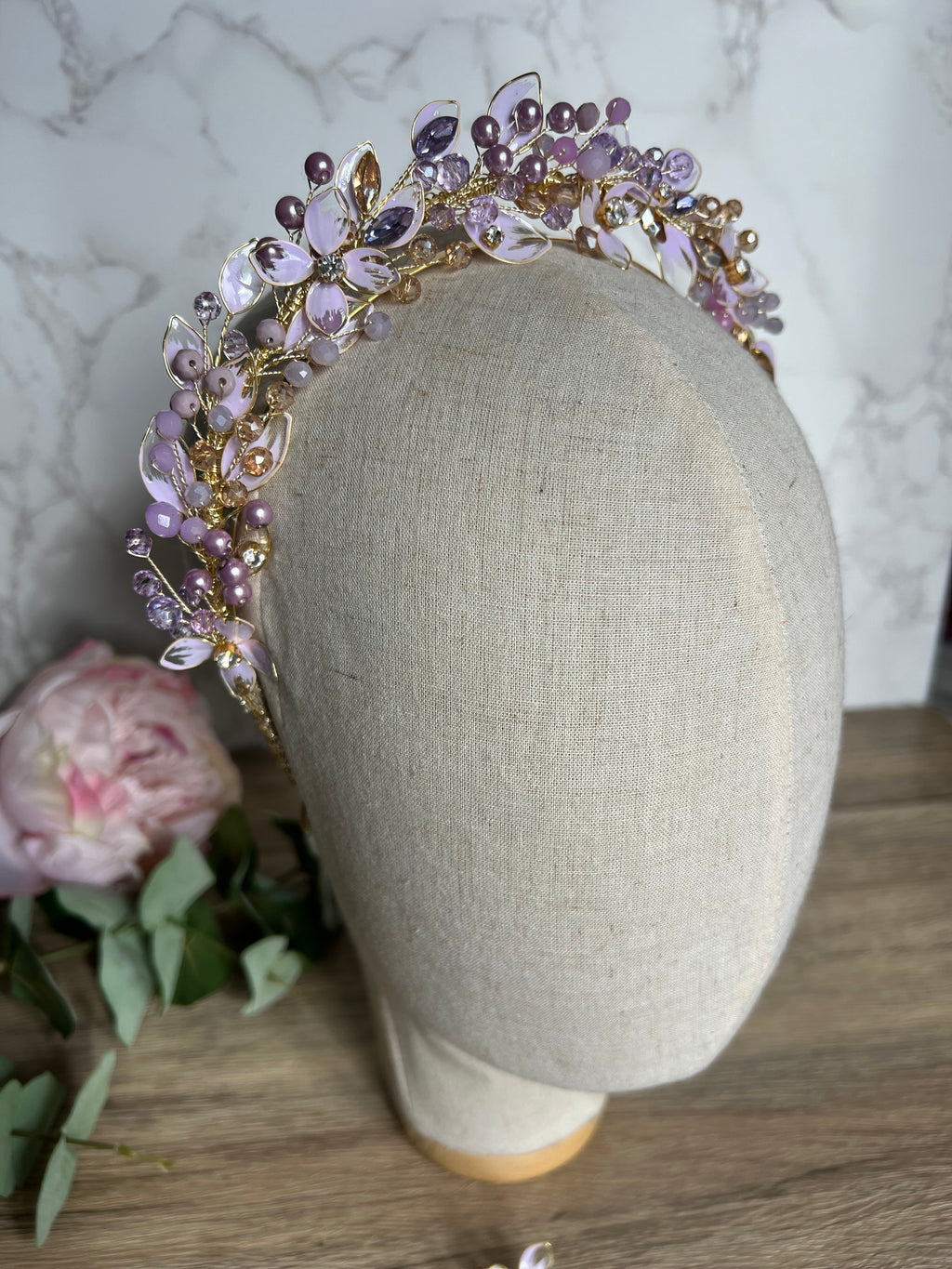 VIOLETTE STUNNING WEDDING GUEST HEADPIECE VIOLETTE STUNNING WEDDING GUEST HEADPIECE Precius pearls