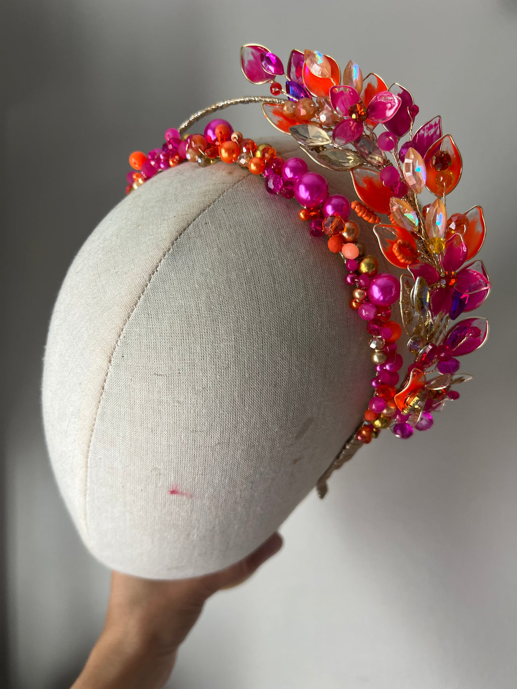 Orange and Fucshia side halo Orange and Fucshia side halo Precius pearls