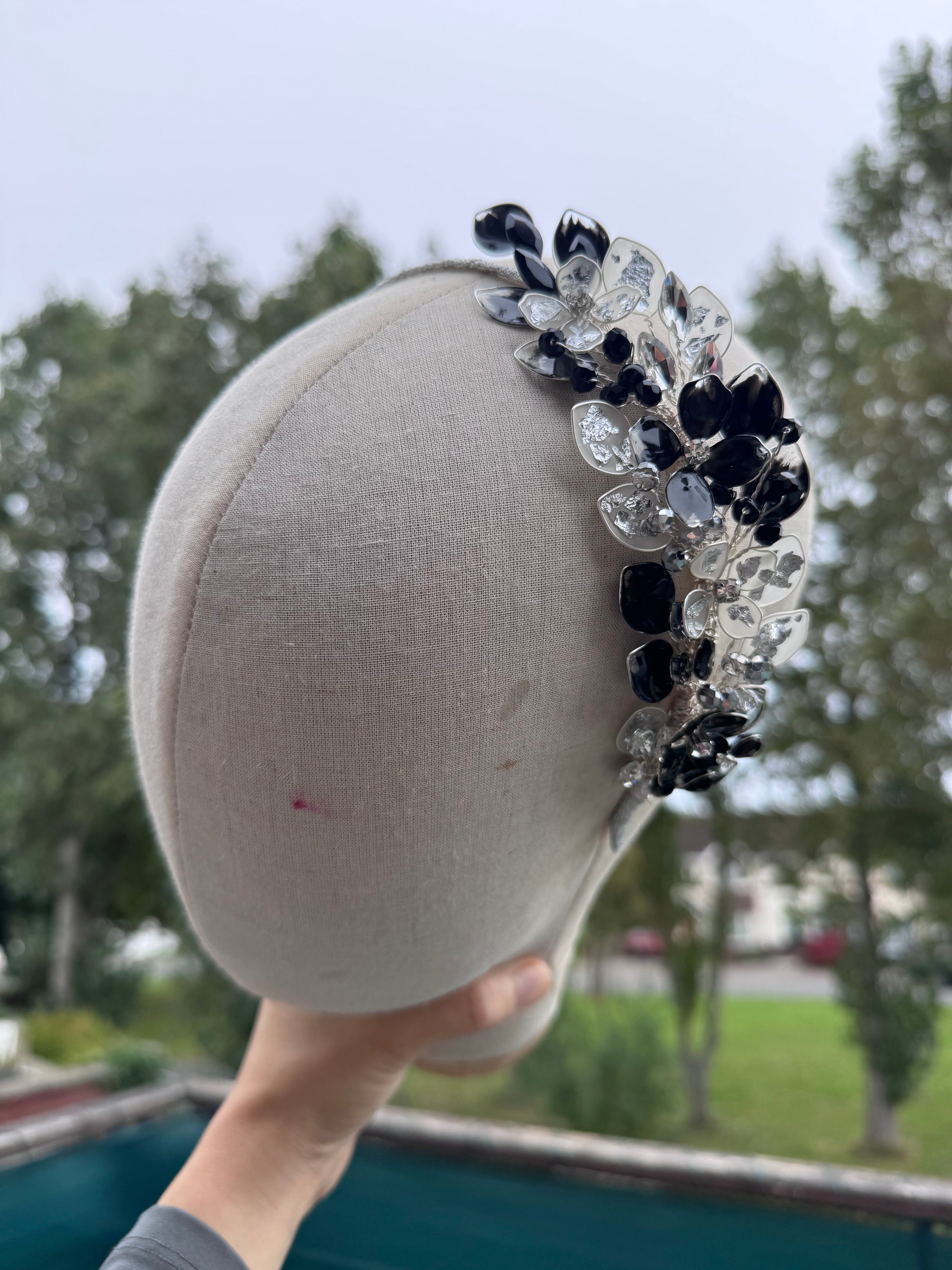 Black and Silver wedding guest Heapdiece Black and Silver wedding guest Heapdiece Precius pearls