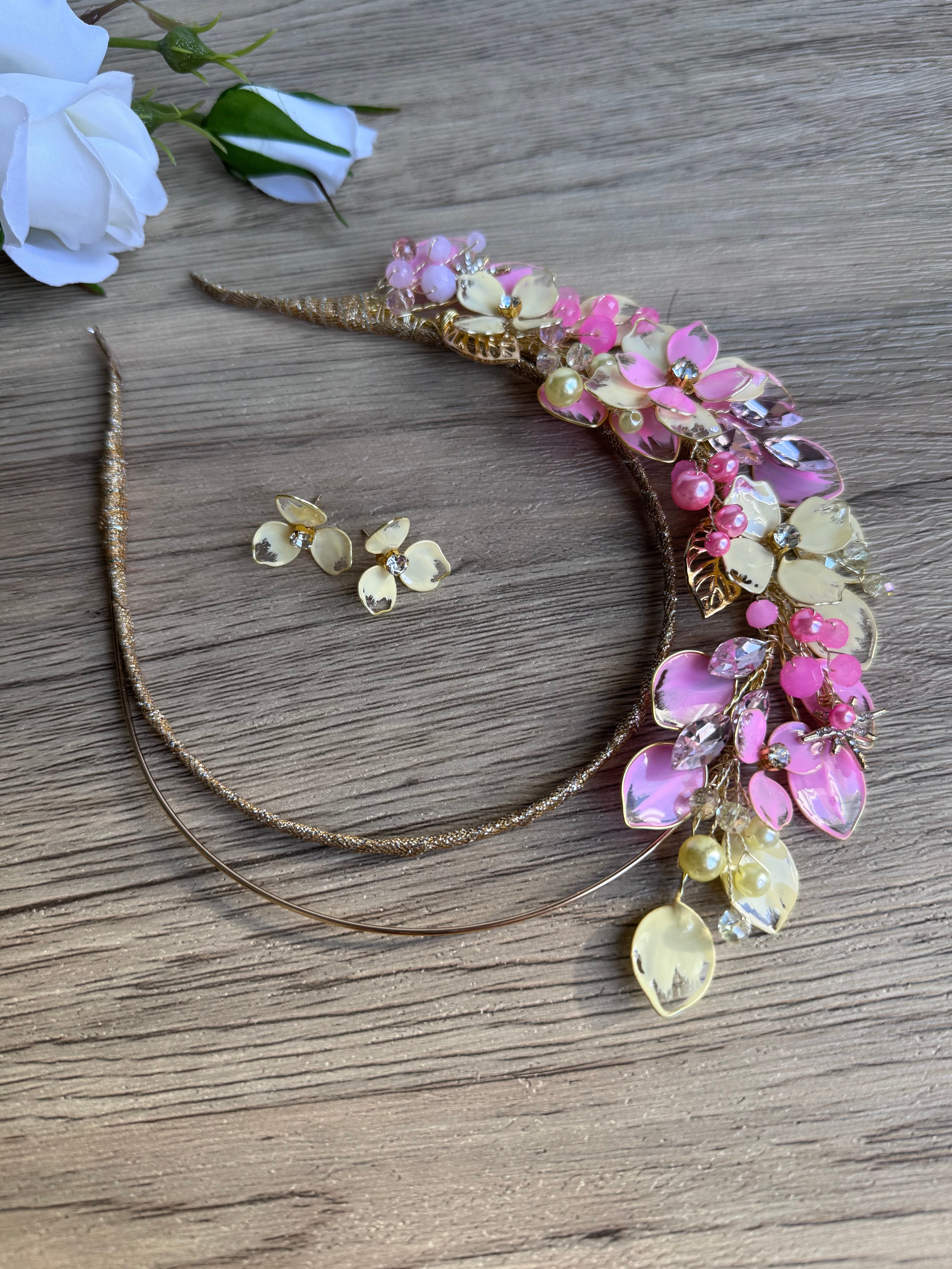 Pink and Yellow wedding guest crown Pink and Yellow wedding guest crown Precius pearls