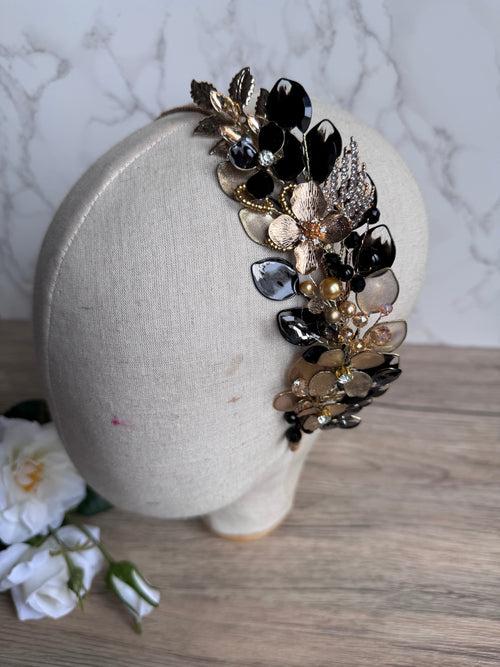 Blacks and Gold side headpiece Blacks and Gold side headpiece Precius pearls