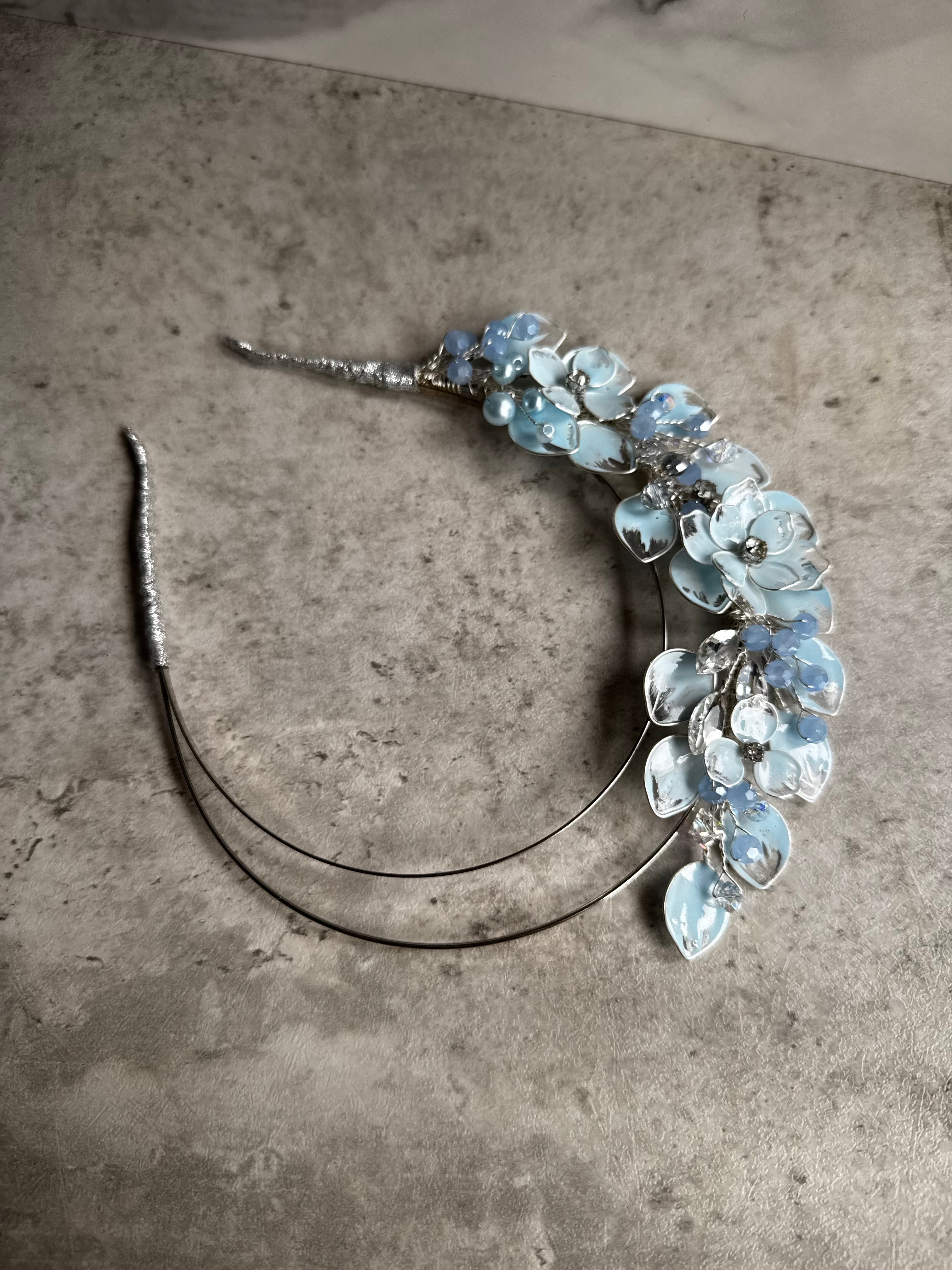 Light blue halo and Clutch