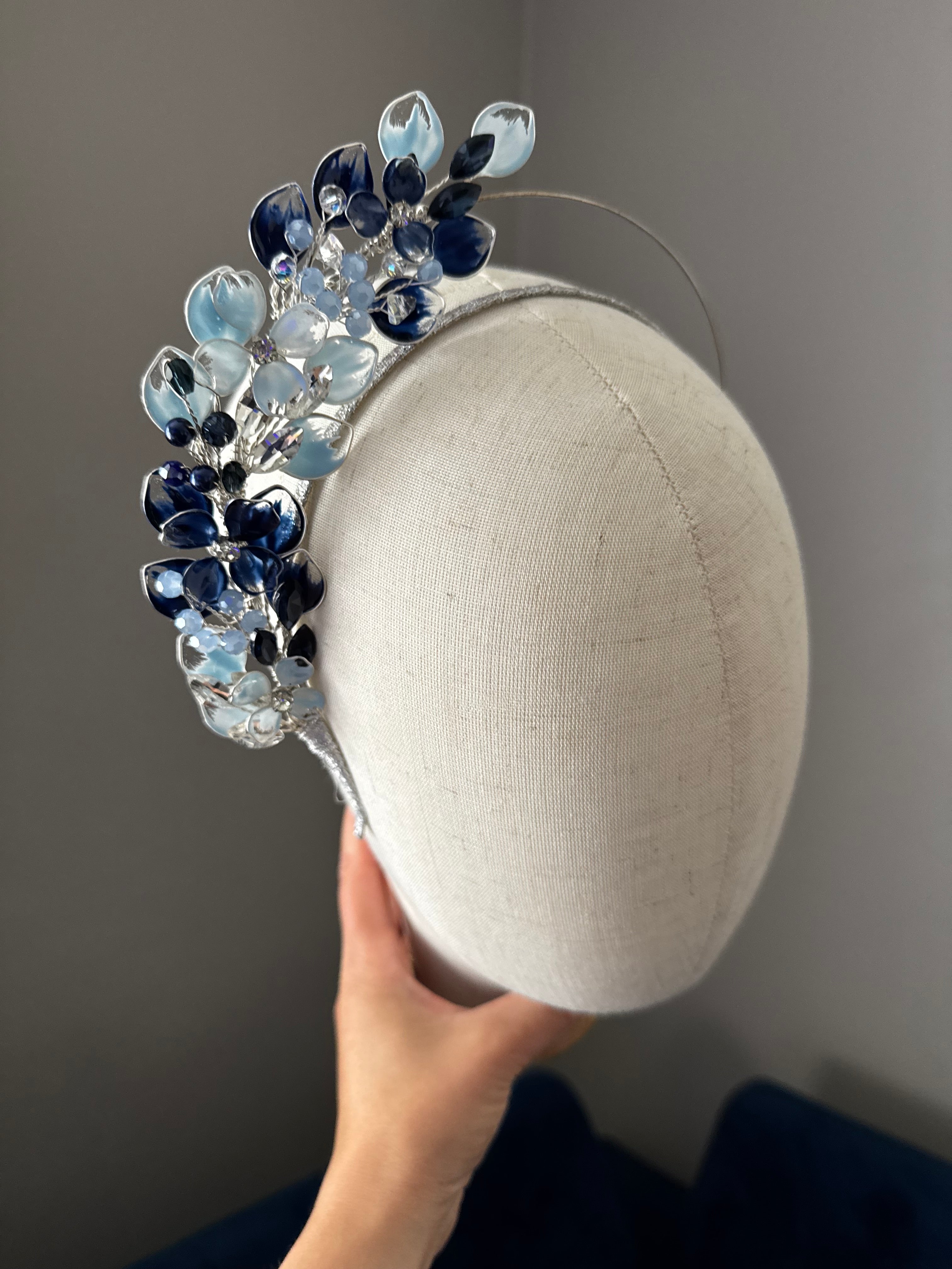 Navy and light blue halo