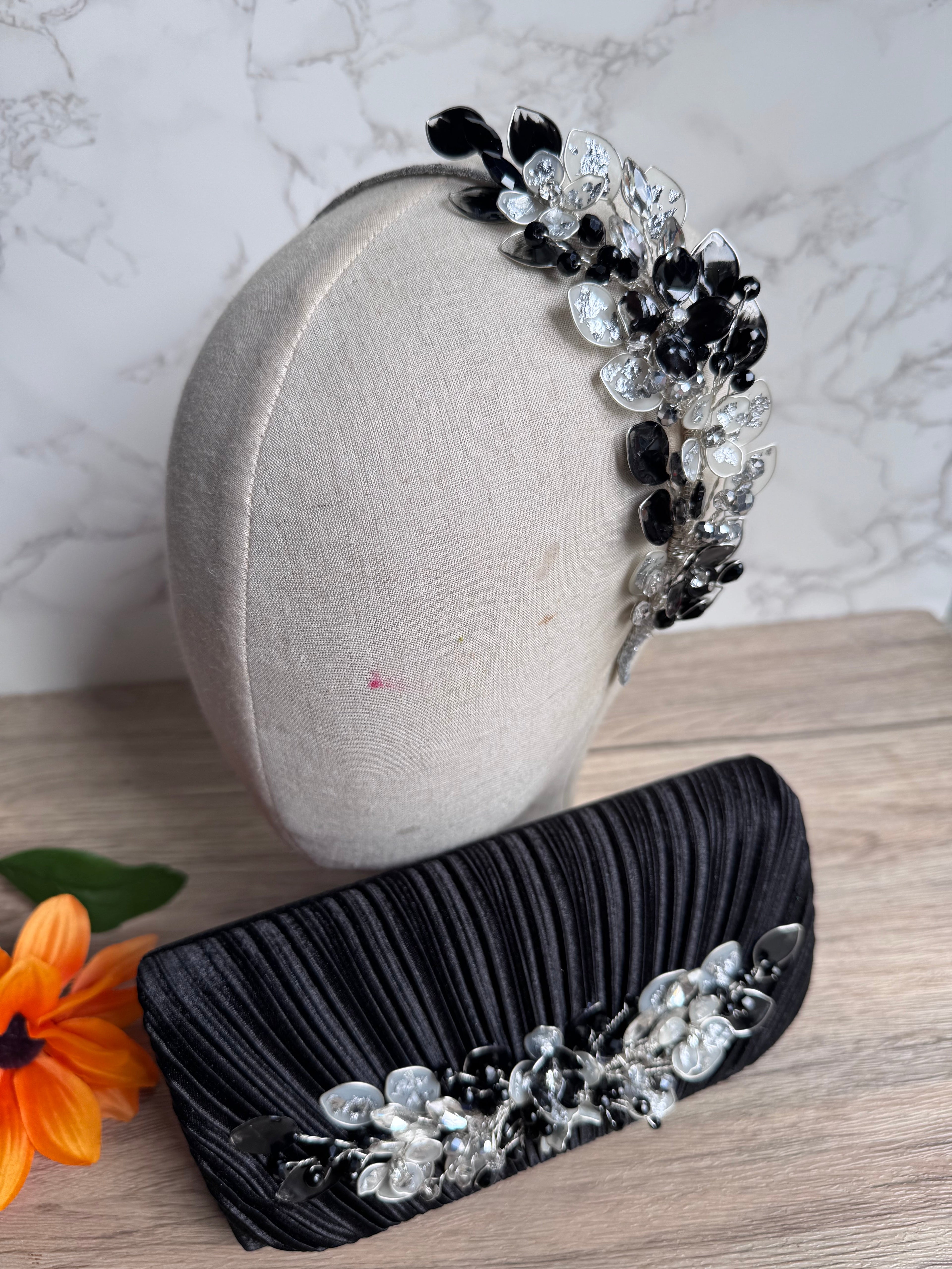Black and Silver wedding guest Heapdiece Black and Silver wedding guest Heapdiece Precius pearls