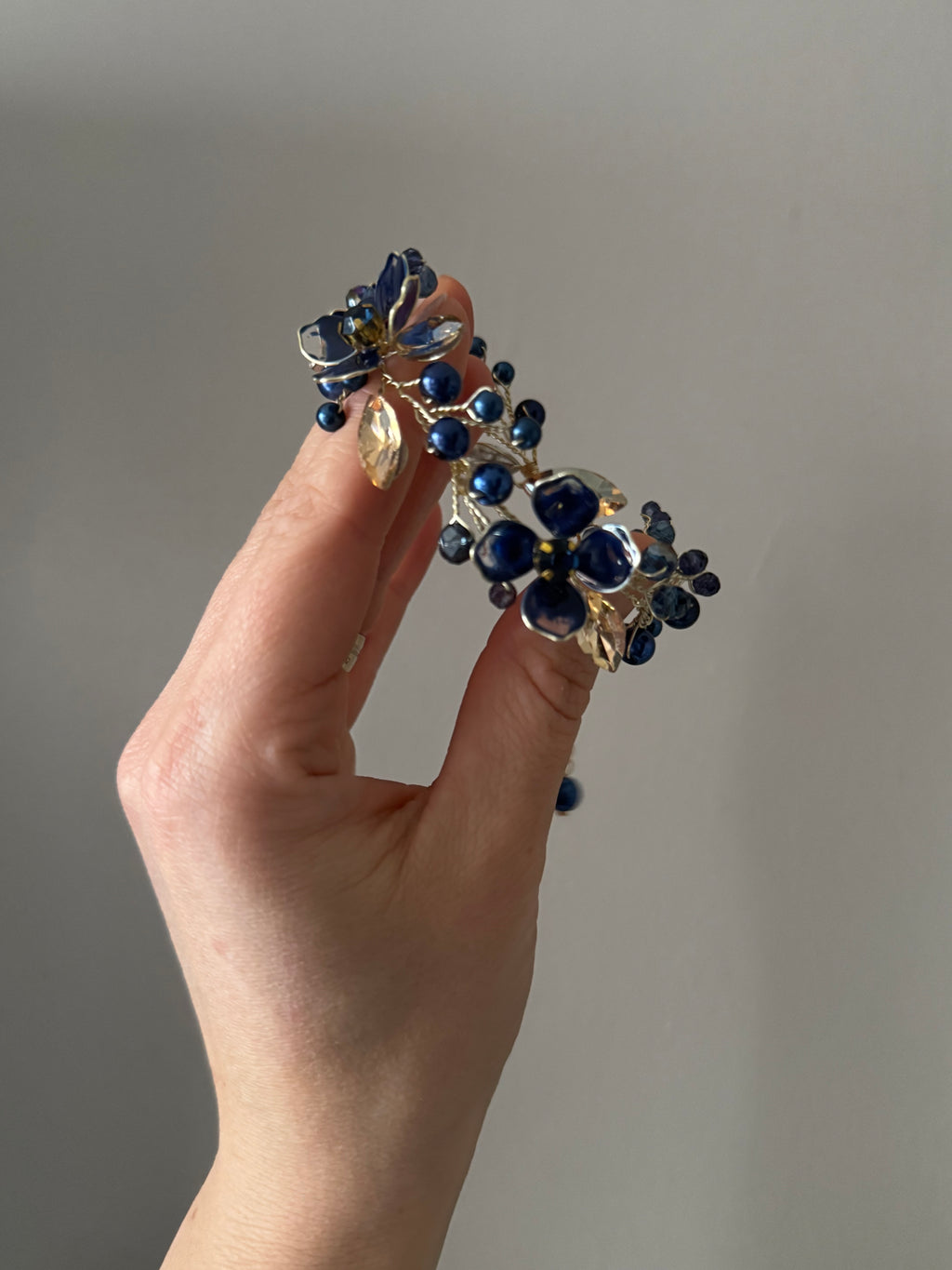 Navy side Heapdiece, Earrings and Bracelet