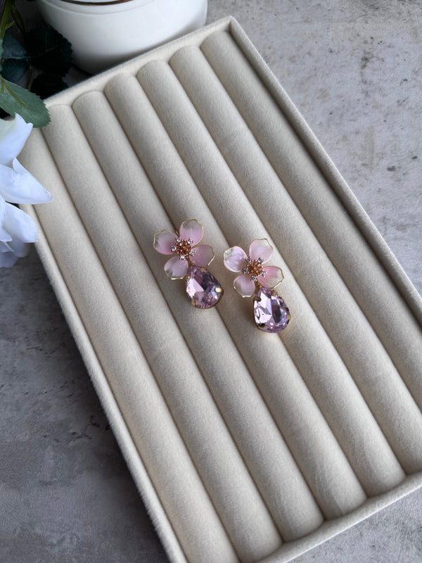 Dusty Pink Flower Earrings Dusty Pink Flower Earrings Precius pearls