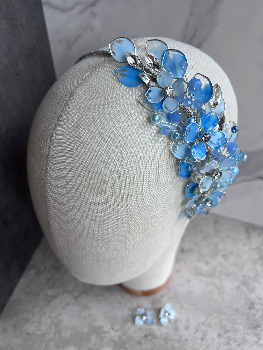 Light blue side wedding guest Heapdiece