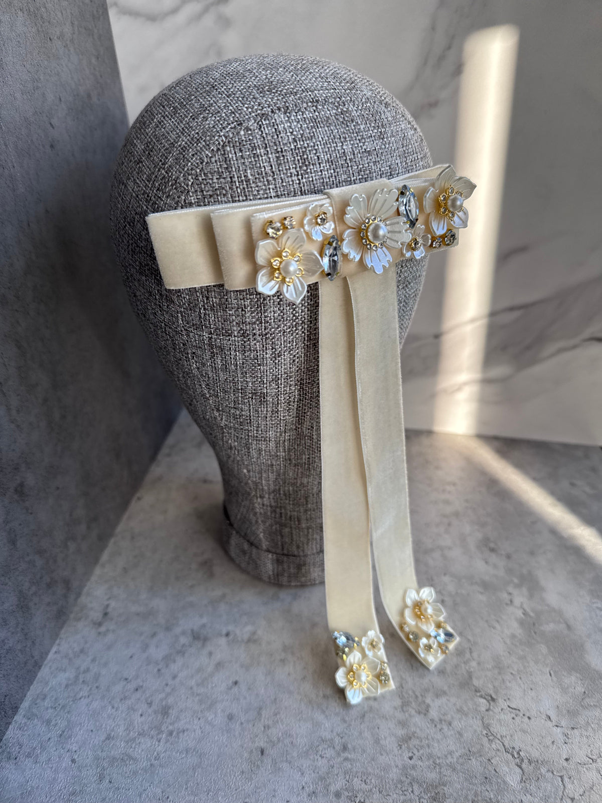 Classic Ivory Pearl – Blooming Bow Collection Classic Ivory Pearl – Blooming Bow Collection Precius pearls