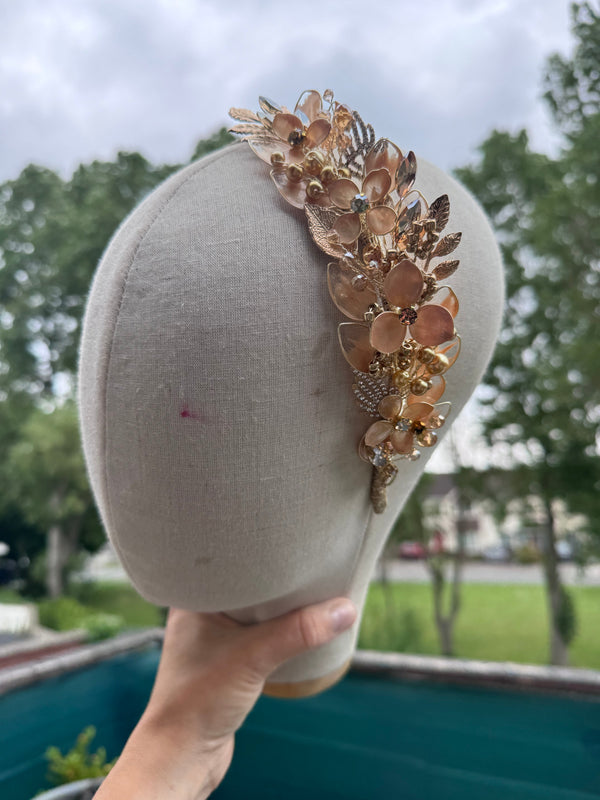 Gold side headpiece Gold side headpiece Precius pearls