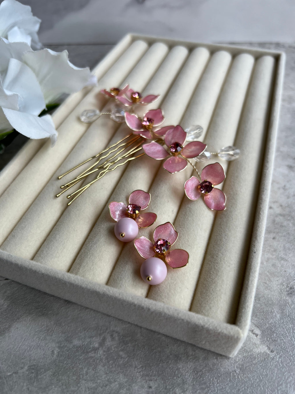 Blush pink pins and Earrings with Swarovski pearl