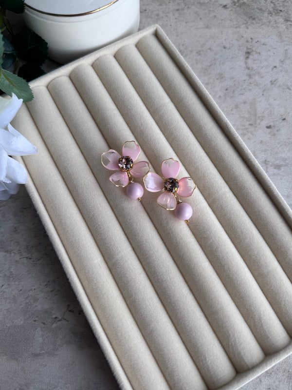 Blush Pink Petal Earrings (Soft Pink + Pink Pearl) Blush Pink Petal Earrings (Soft Pink + Pink Pearl) Precius pearls