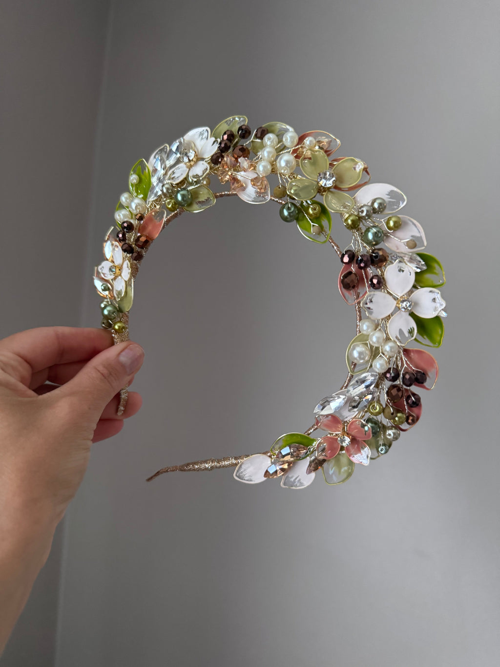 Beige, Brown and Sage wedding guest halo Beige, Brown and Sage wedding guest halo Precius pearls