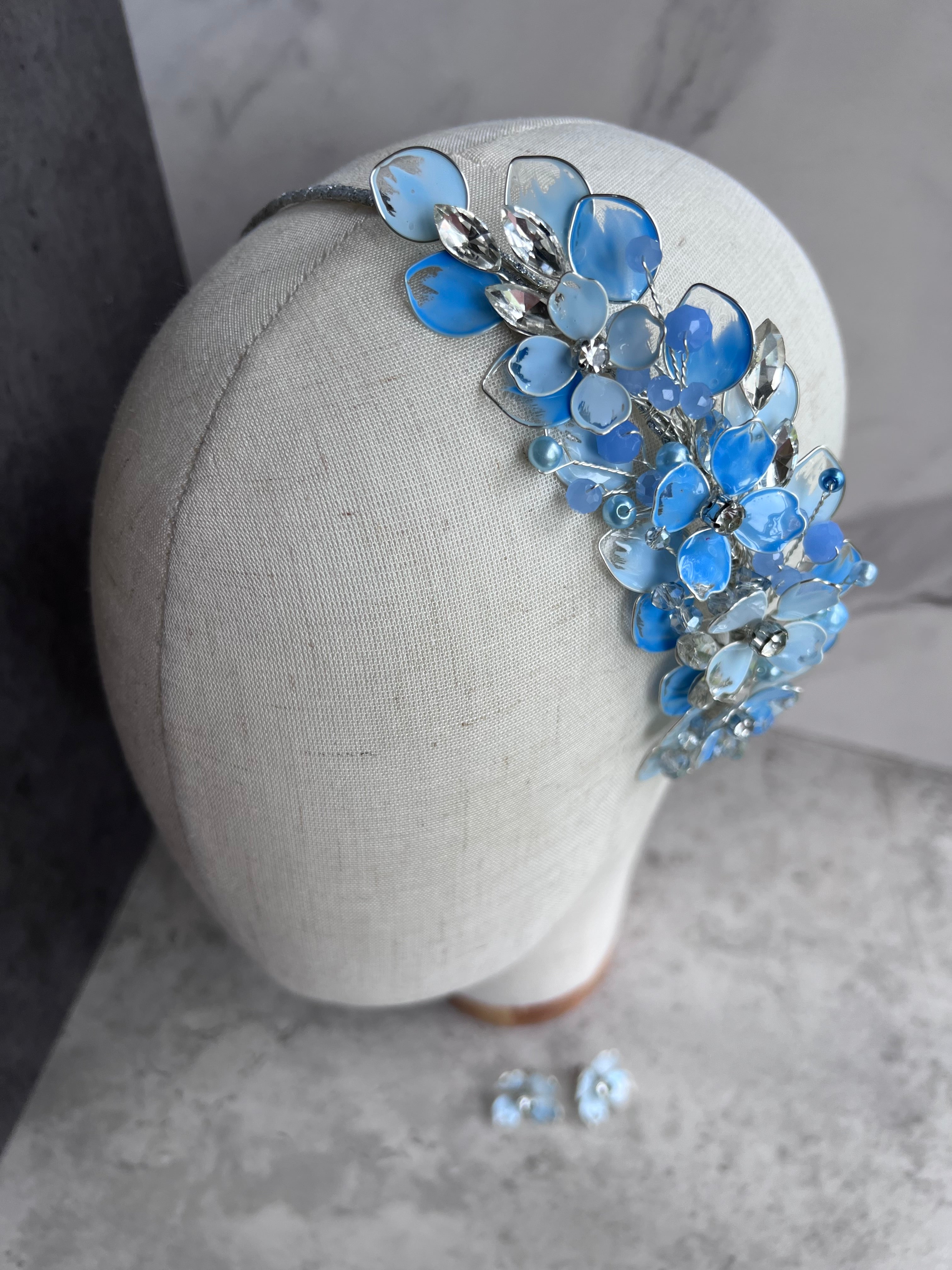 Light blue side wedding guest Heapdiece