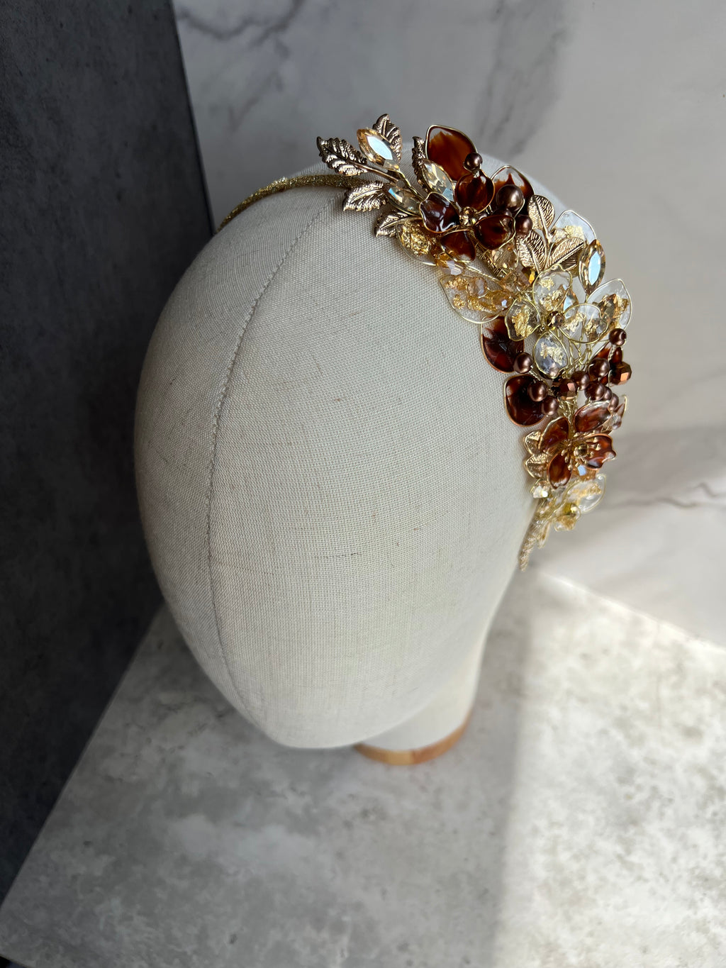 Brown and Gold side weddding guest Heapdiece