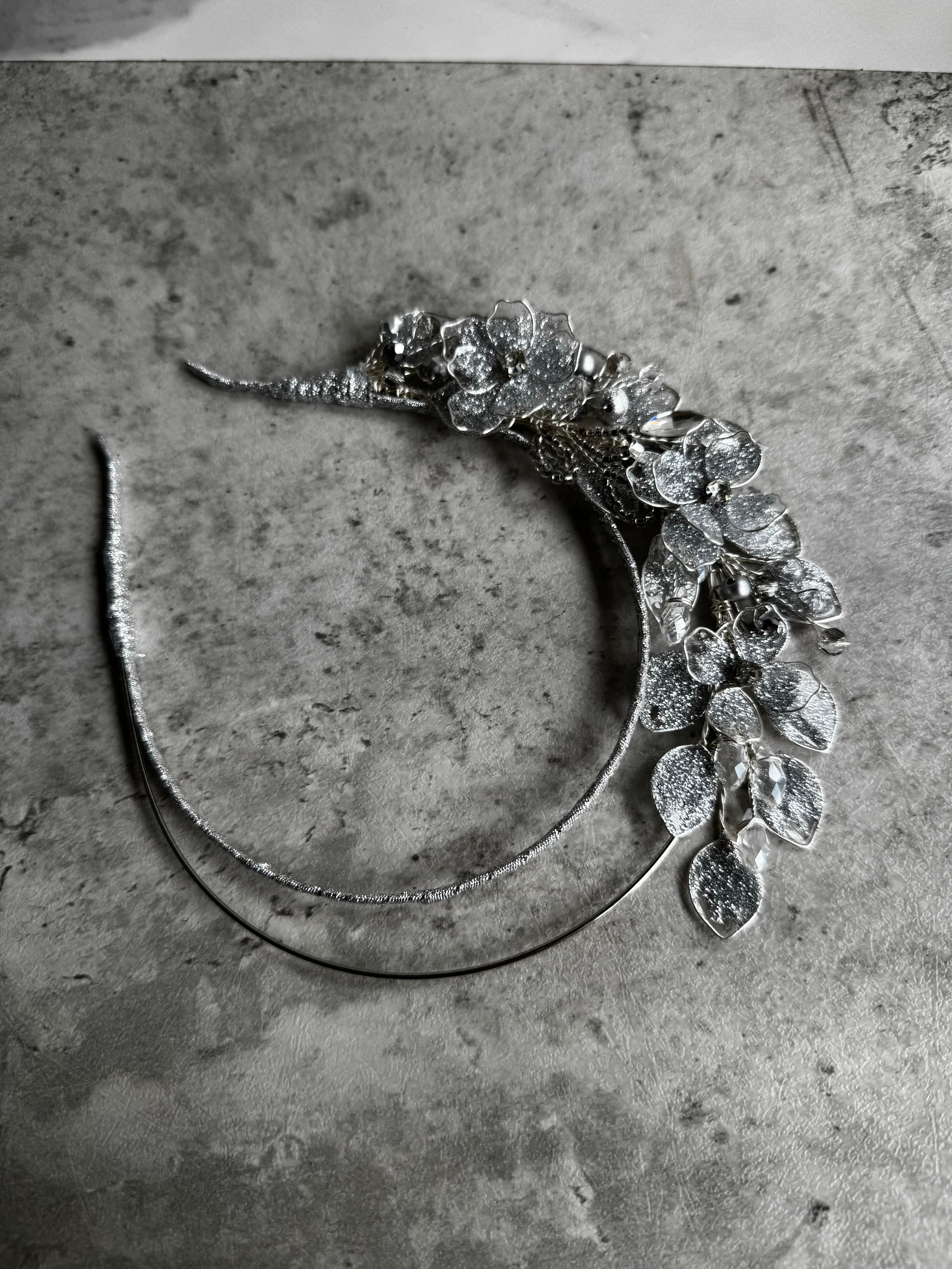 Silver half halo