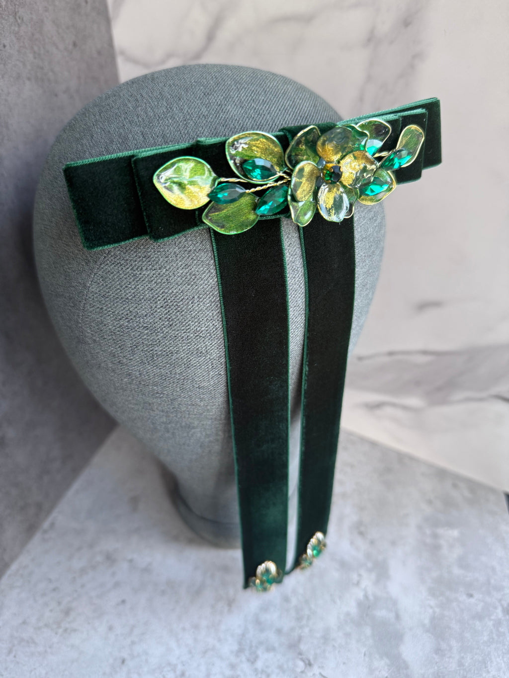Classic Emersld Classic Emersld Precius pearls