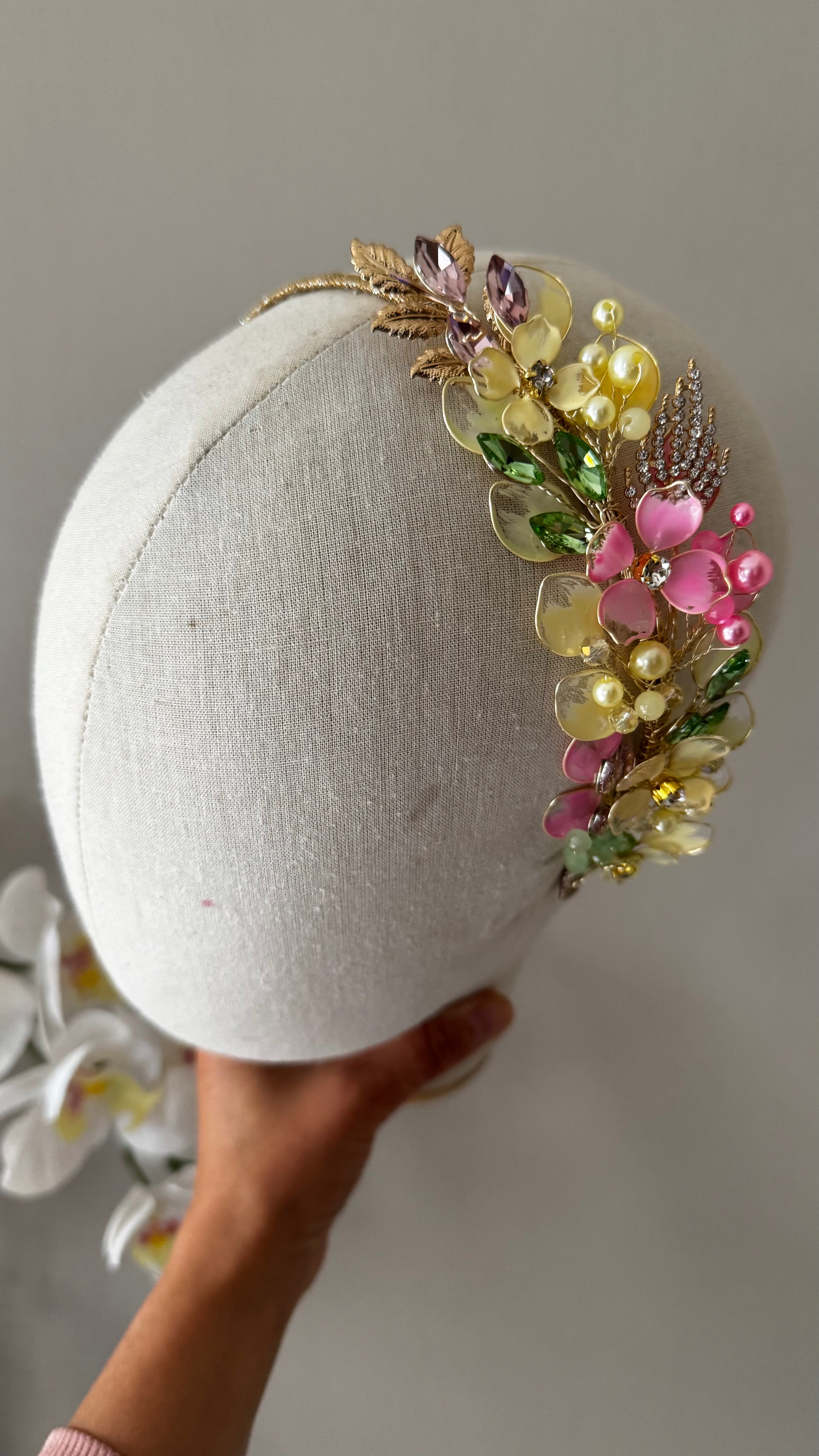 Pastel side wedding guest Heapdiece