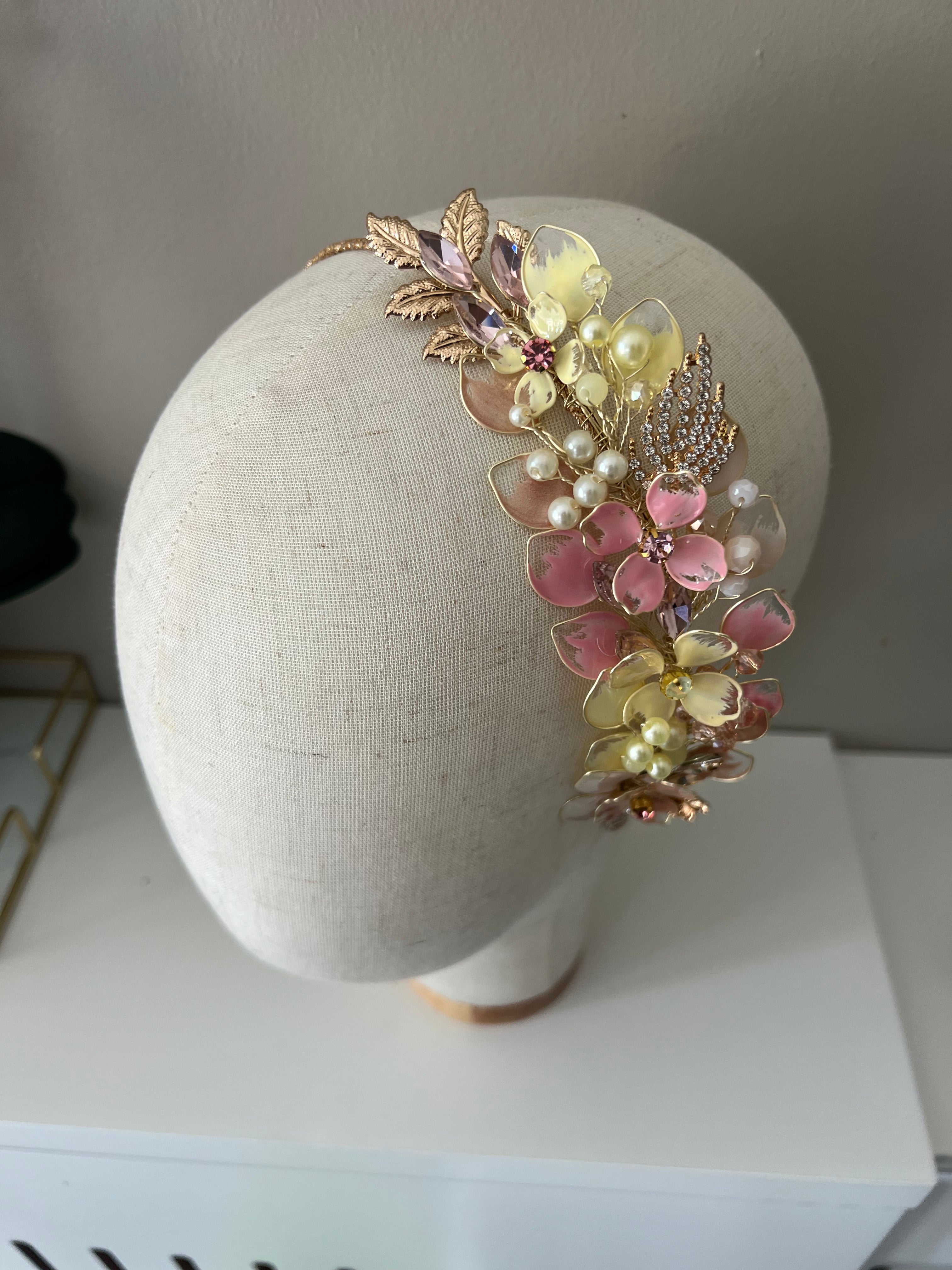 Yellow, pink and champagne side Heapdiece