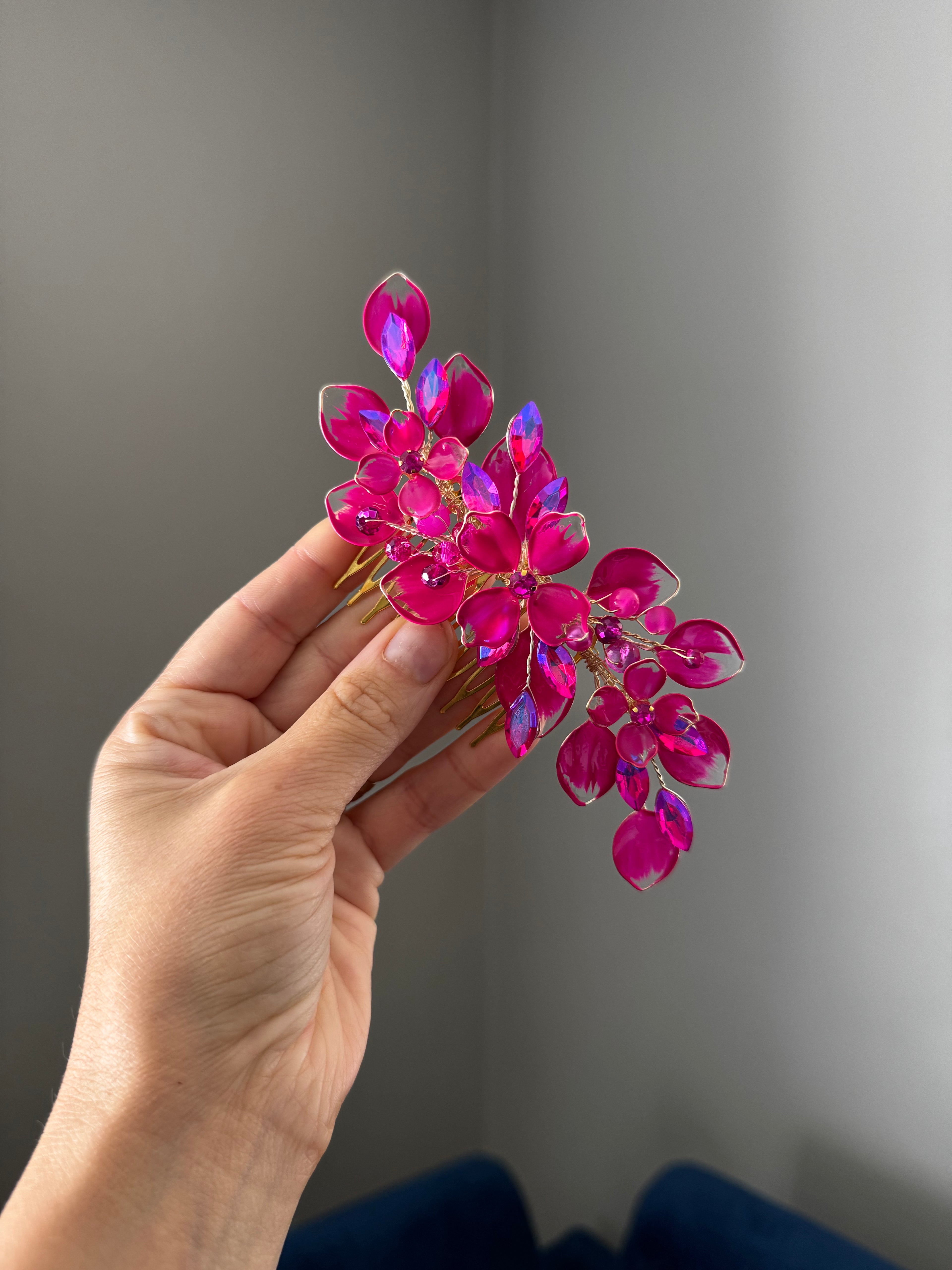 Fucshia  comb