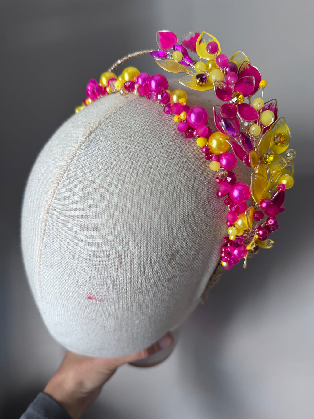 Yellow and Fucshia side halo Yellow and Fucshia side halo Precius pearls