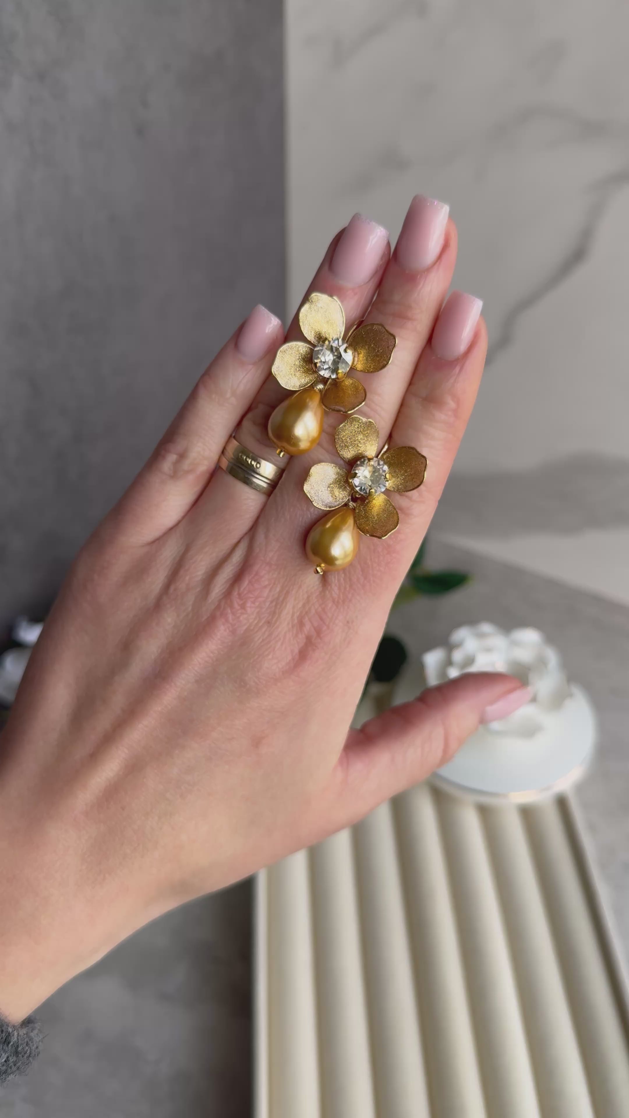 Gold Flower Earrings (Gold Petals + Gold Pearl)