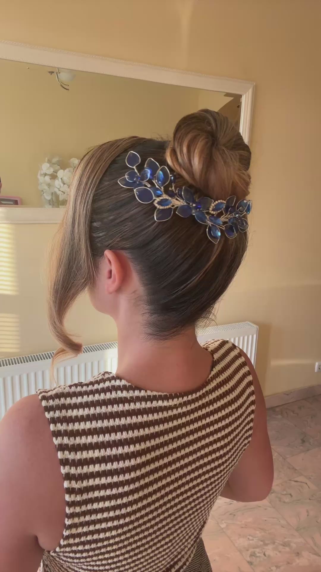 “Royal Bloom” Occasion Hair Comb – Silver Base